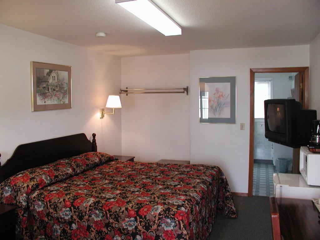 Valley Inn - Lebanon Oregon Стая снимка